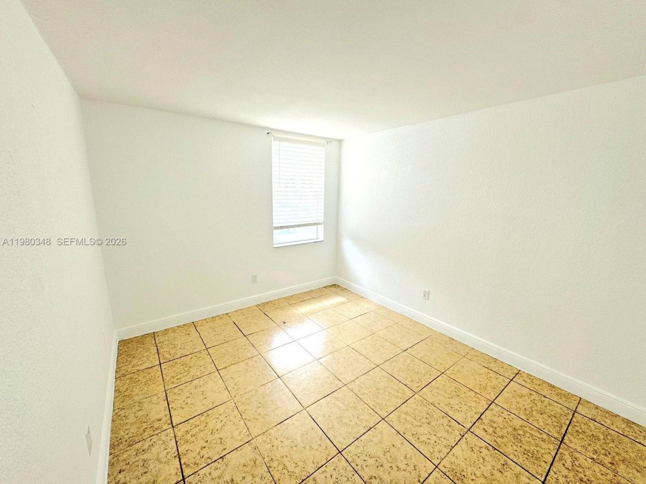 1805 W 56th St , Unit 202, Hialeah, FL 33012 Photo