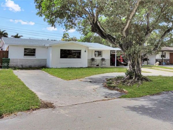 5220 SW 57th St , Davie, FL 33314