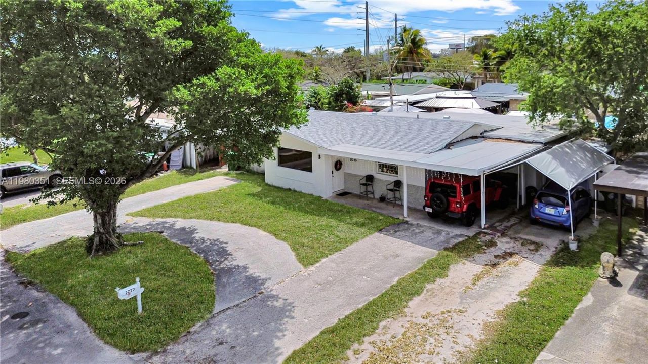 5220 SW 57th St , Davie, FL 33314 Photo