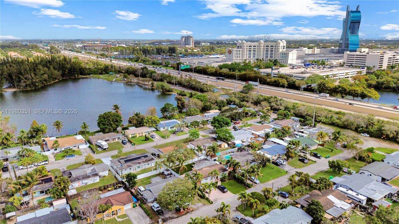 5220 SW 57th St , Davie, FL 33314 Photo