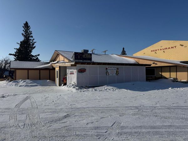 806 3rd Street NW, Roseau, MN 56751