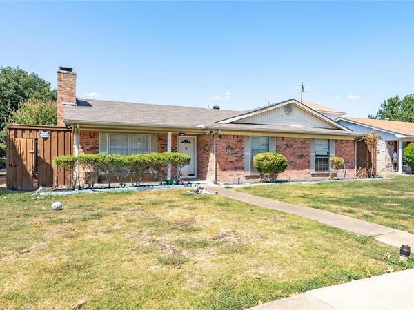 1809 Crockett Street , Garland, TX 75042