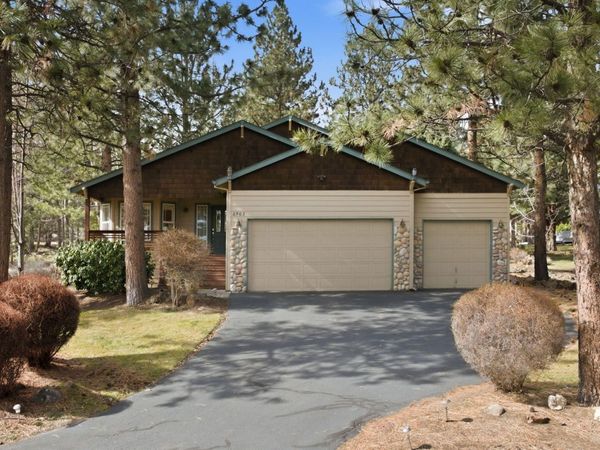2903 NW Fairway Heights Drive, Bend, OR 97703