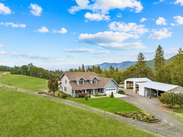 12838 Ramsey Road, Gold Hill, OR 97525