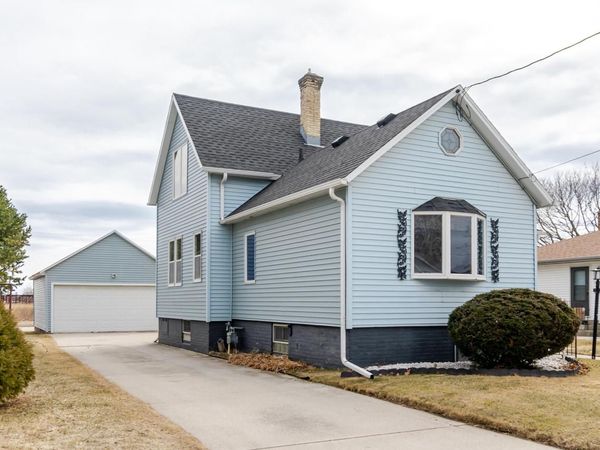 1401 S 31st STREET, Manitowoc, WI 54220