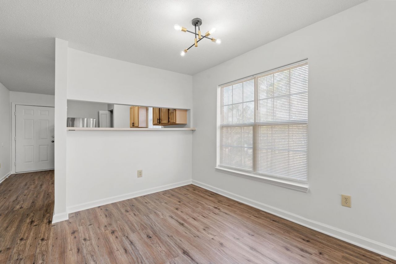 4239 Villas Dr. Photo 12