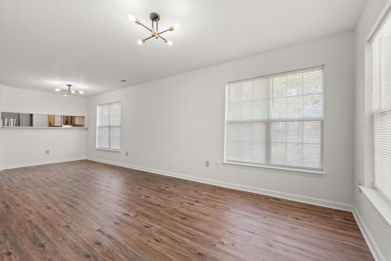 4239 Villas Dr. Photo 14