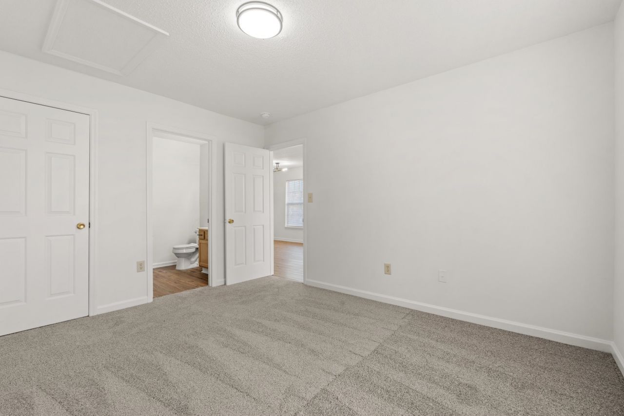 4239 Villas Dr. Photo 16