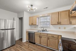 4239 Villas Dr. photo 4