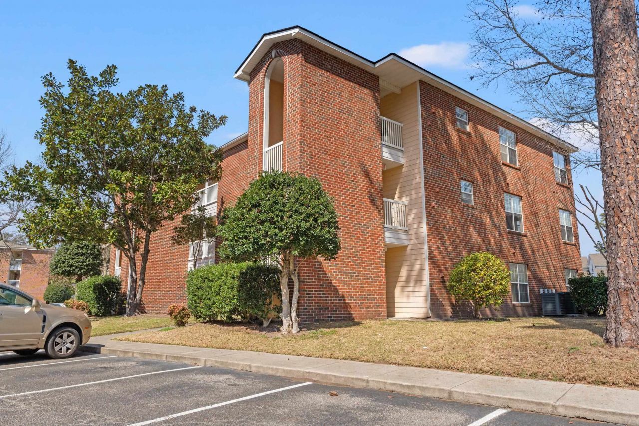 4273 Villas Dr. Photo 16