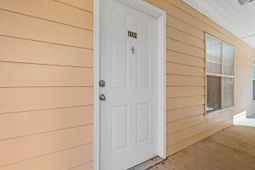 4273 Villas Dr. photo 4