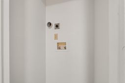 4273 Villas Dr. photo 4