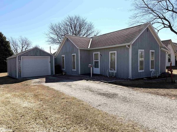 326 N West Street, Carroll, IA 51401