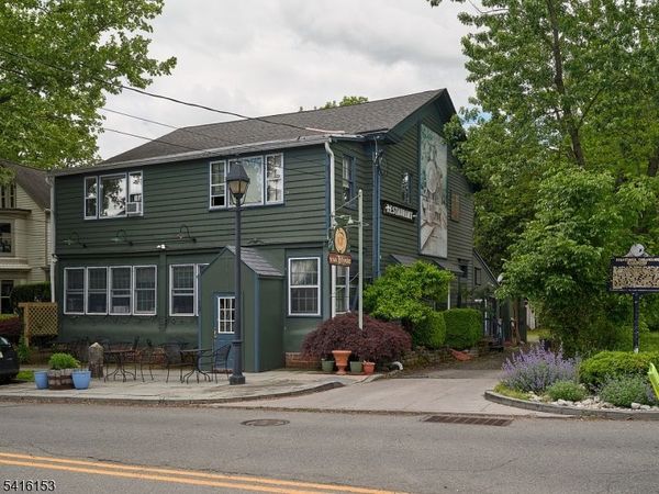 13 Bridge St, Stockton, NJ 08559