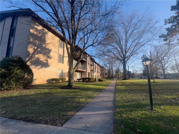 16480 W Heather Lane , Unit 304, Middleburg Heights, OH 44130