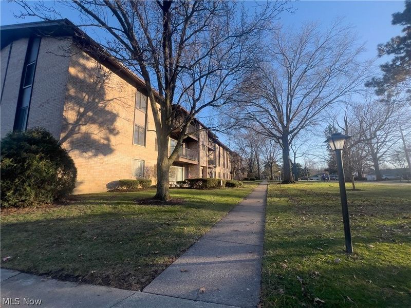 16480 W Heather Lane, Unit 304, Middleburg Heights, OH 44130 Photo 1