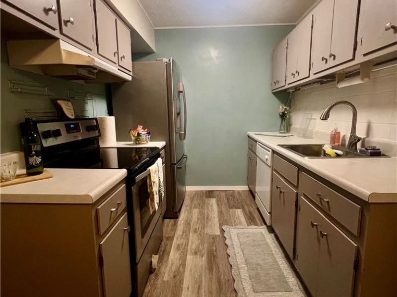 16480 W Heather Lane, Unit 304, Middleburg Heights, OH 44130 Photo 10