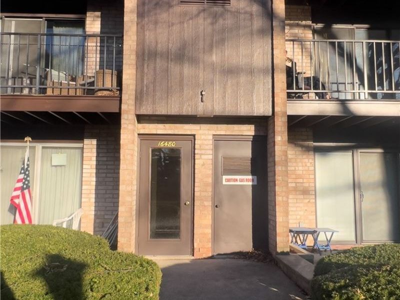 16480 W Heather Lane, Unit 304, Middleburg Heights, OH 44130 Photo 2