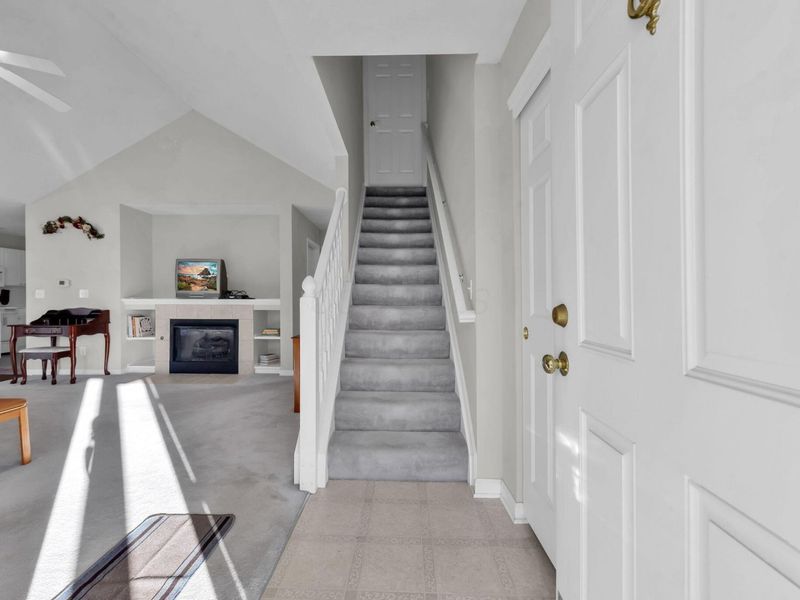 7858 Meadowlark Lane N, Reynoldsburg, OH 43068 Photo 2