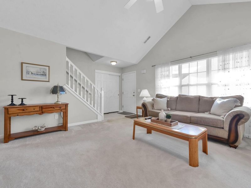 7858 Meadowlark Lane N, Reynoldsburg, OH 43068 Photo 4