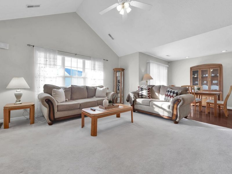 7858 Meadowlark Lane N, Reynoldsburg, OH 43068 Photo 5