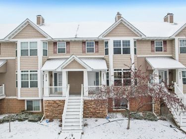 2821 Arona Street, Roseville, MN 55113