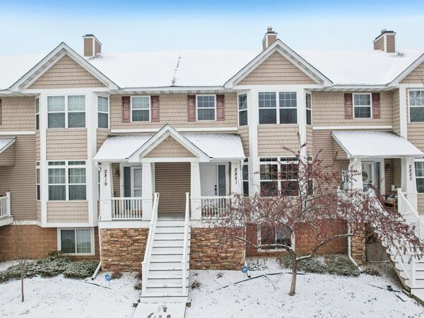 2821 Arona Street, Roseville, MN 55113