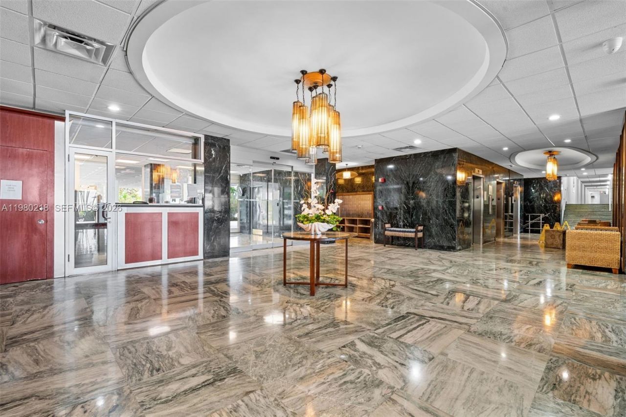 500 Bayview Dr, Unit 325, Sunny Isles Beach, FL 33160 Photo