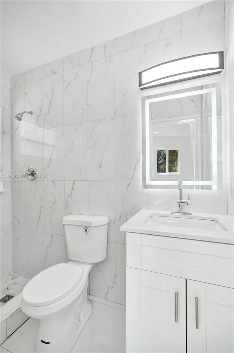 1220 NE 206th St , Miami, FL 33179 Photo