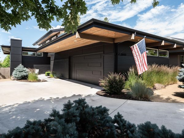 20640 Cougar Peak Drive, Bend, OR 97702