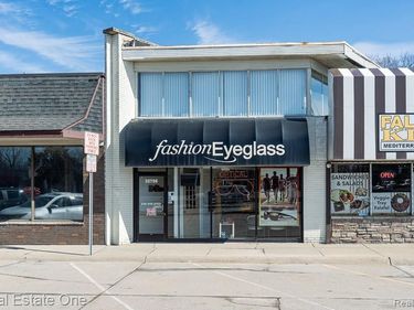 32756 Woodward Avenue, Royal Oak, MI 48073