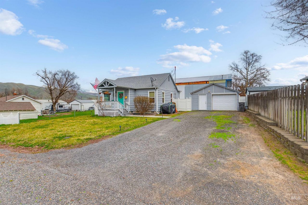 1105 Francis Street, Clarkston, WA 99403 Main Photo