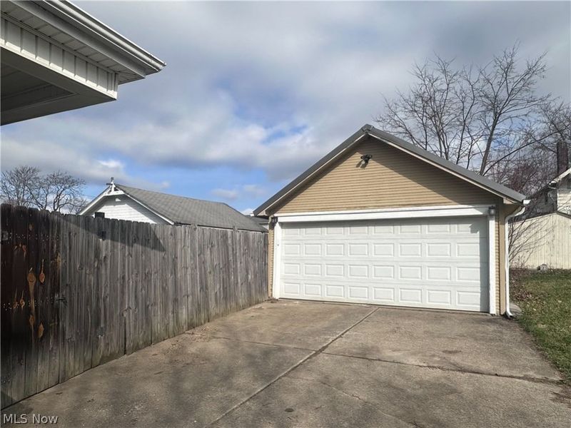 114 Townsend Avenue, Girard, OH 44420 Photo 3