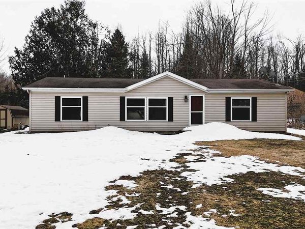 9410 Pickerel Lake Road, Petoskey, MI 49770