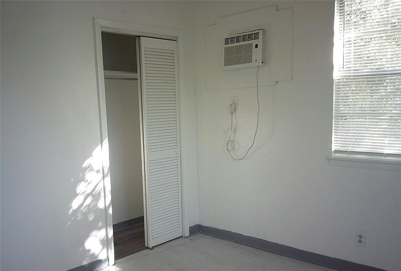 1060 65th Street S, Saint Petersburg, FL 33707 Photo
