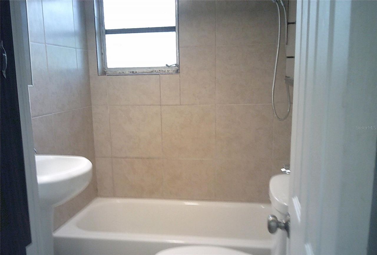 1060 65th Street S, Saint Petersburg, FL 33707 Photo