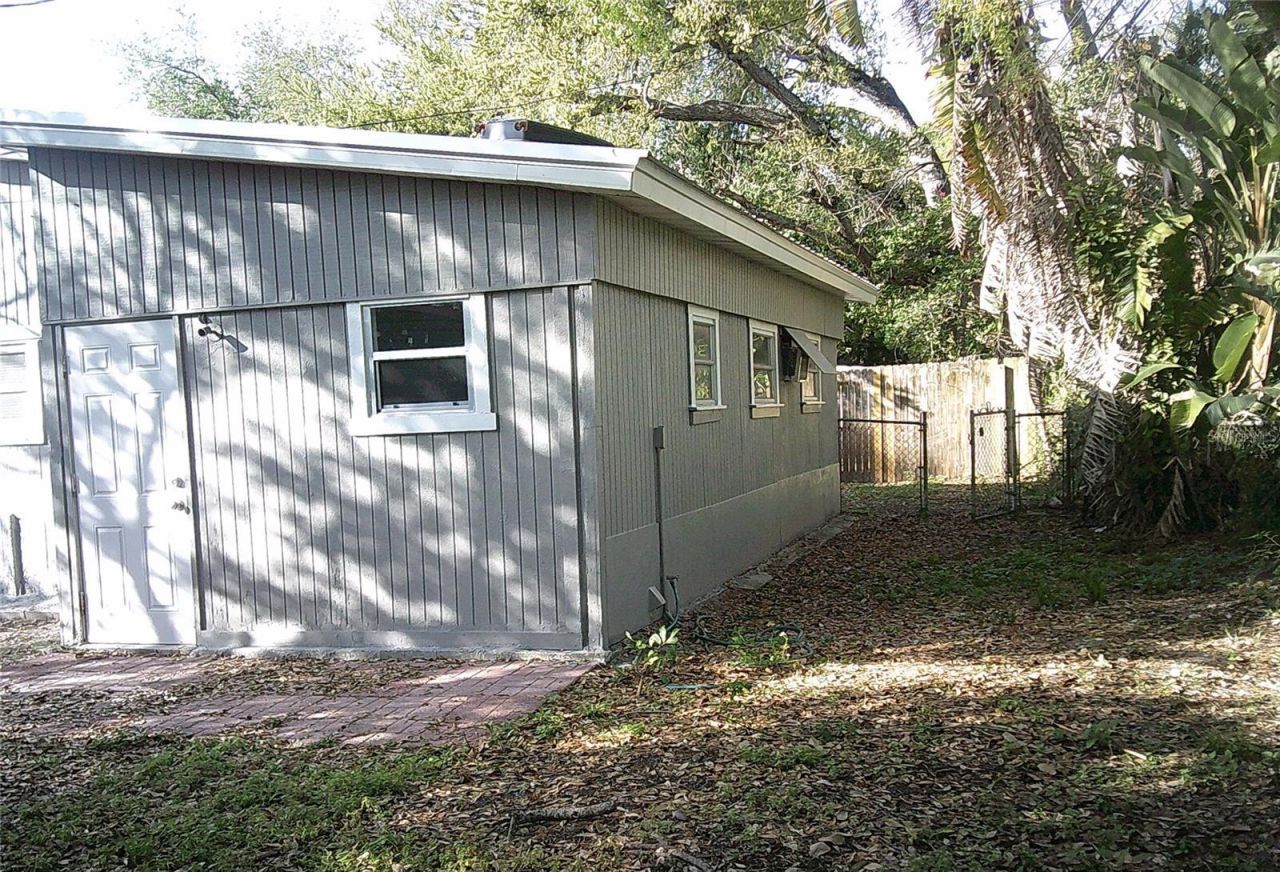 1060 65th Street S, Saint Petersburg, FL 33707 Photo