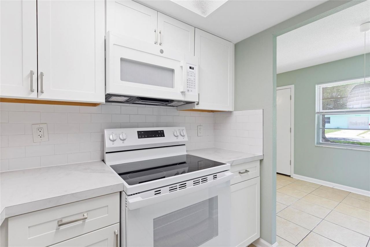 1051 79th Avenue N, Unit 103, Saint Petersburg, FL 33702 Photo