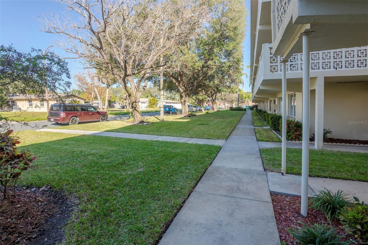 1051 79th Avenue N, Unit 103, Saint Petersburg, FL 33702 Photo
