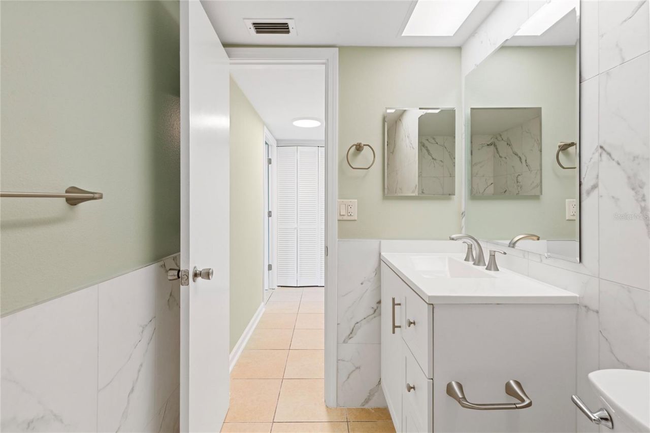 1051 79th Avenue N, Unit 103, Saint Petersburg, FL 33702 Photo