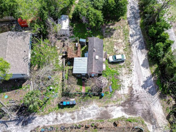 8426 KRICKET LANE, TAMPA, FL 33637