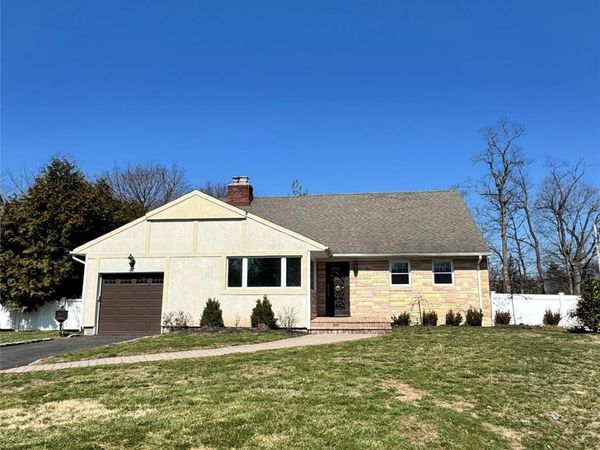 47 Margaret Court , Great Neck, NY 11024