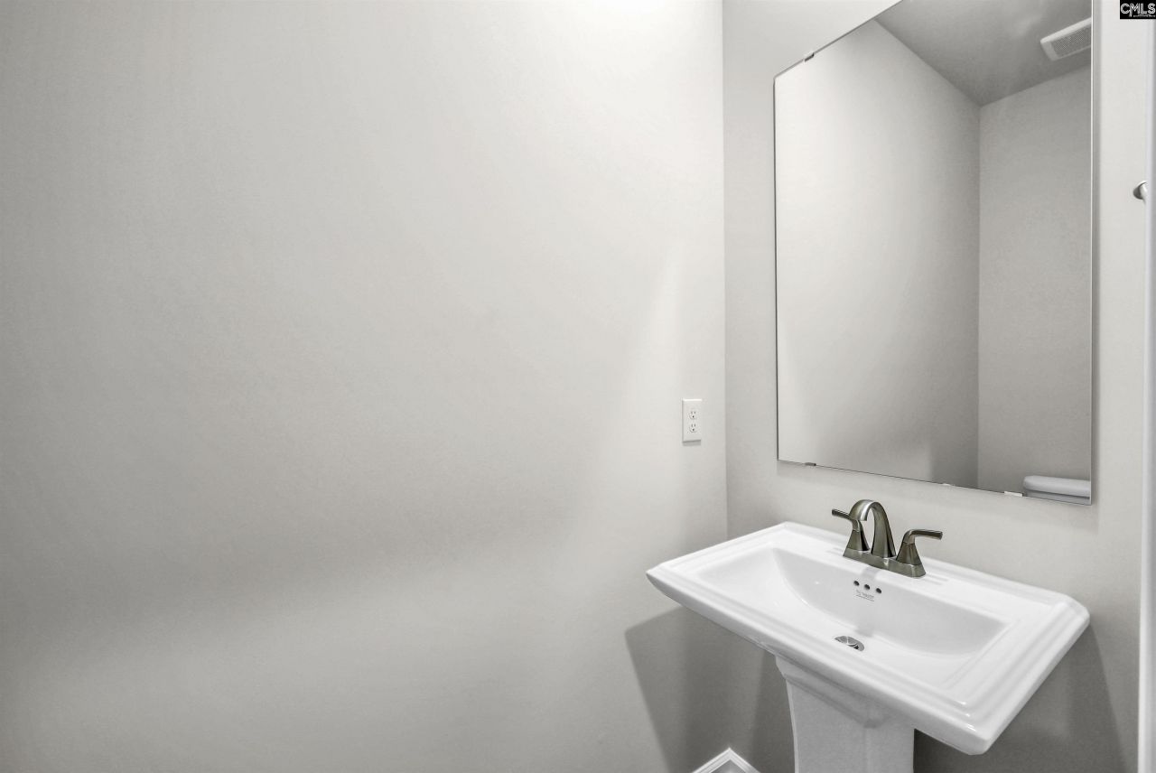 266 Sunny Hill Drive Photo 8