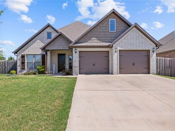 801 Bellmara Circle , Cave Springs, AR 72718