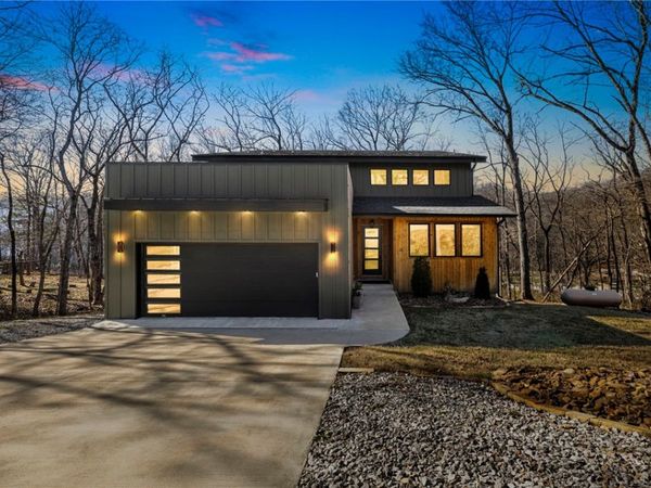 12 Manchester Drive , Bella Vista, AR 72714