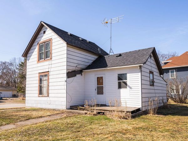 1102 1st Avenue NW, Faribault, MN 55021