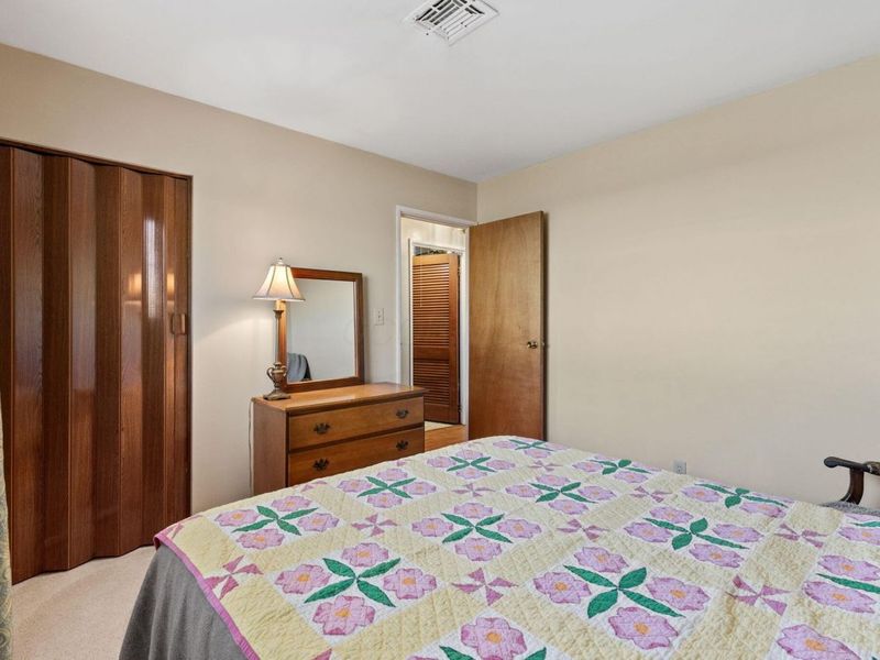 3060 Wessex Court, Columbus, OH 43232 Photo 23