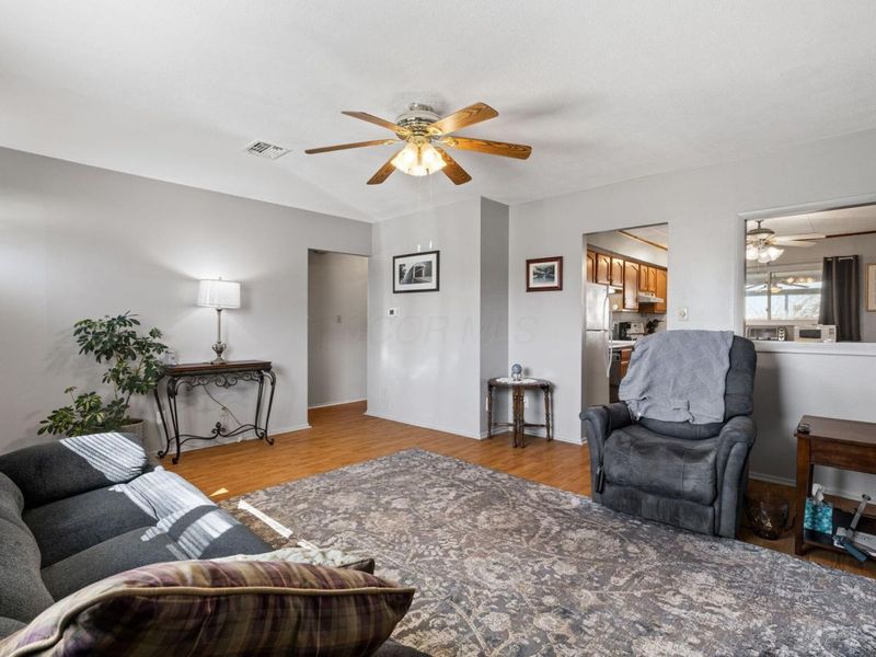 3060 Wessex Court, Columbus, OH 43232 Photo 5