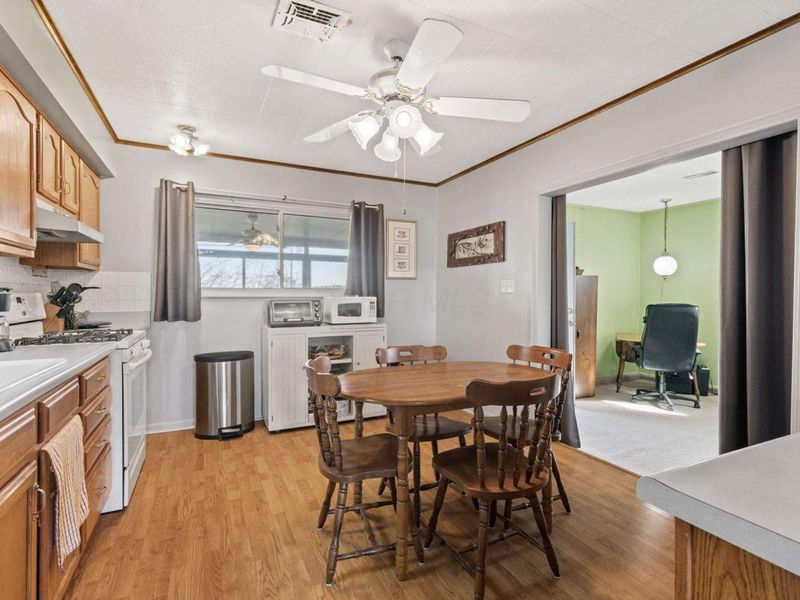 3060 Wessex Court, Columbus, OH 43232 Photo 6