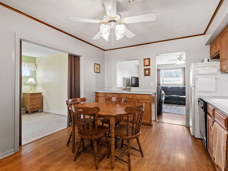 3060 Wessex Court, Columbus, OH 43232 Photo 9